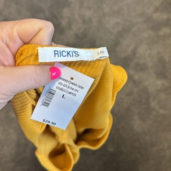 Ricki’s Tank - Picture 5 of 5